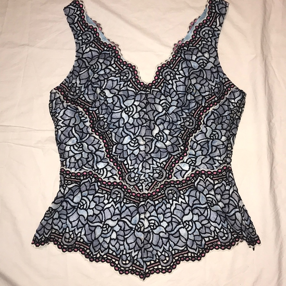Printed Stretch banded lace top Double V Neckline